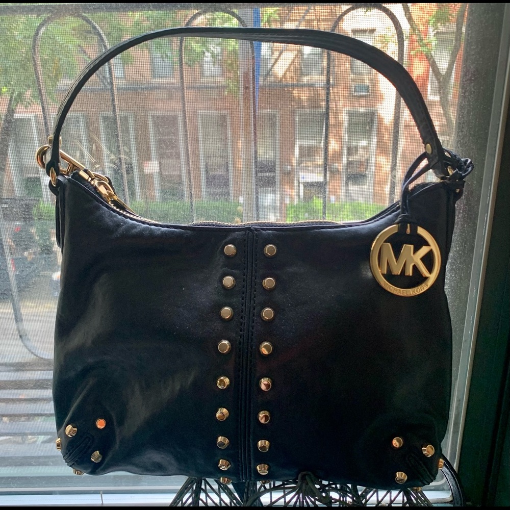 ♥️Michael Kors. buttery leather hobo cross body bag. Top rated poshmark seller.